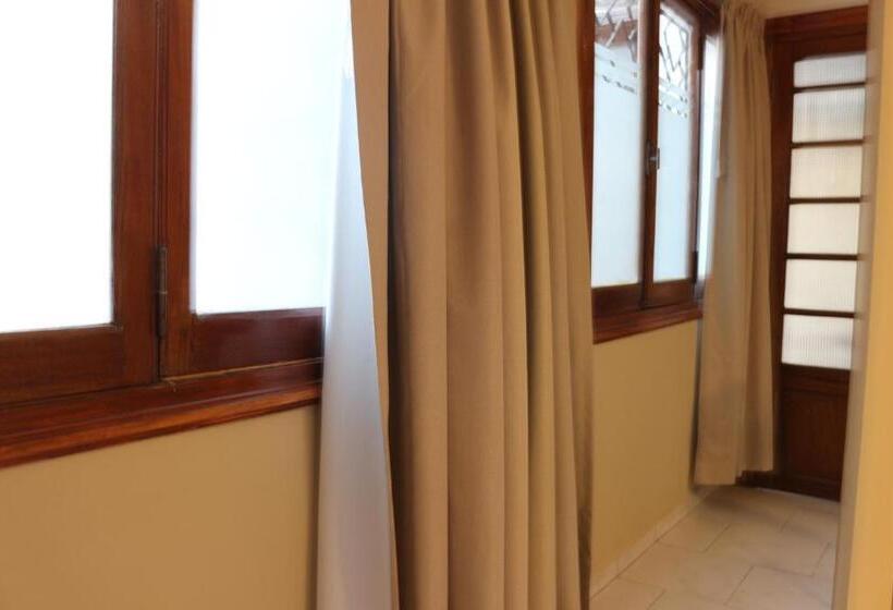 디럭스 룸, Eclat Suites Hotel Boutique
