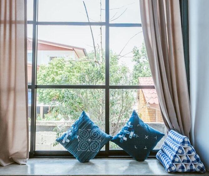 اتاق استاندارد, Hug Inn Phrae