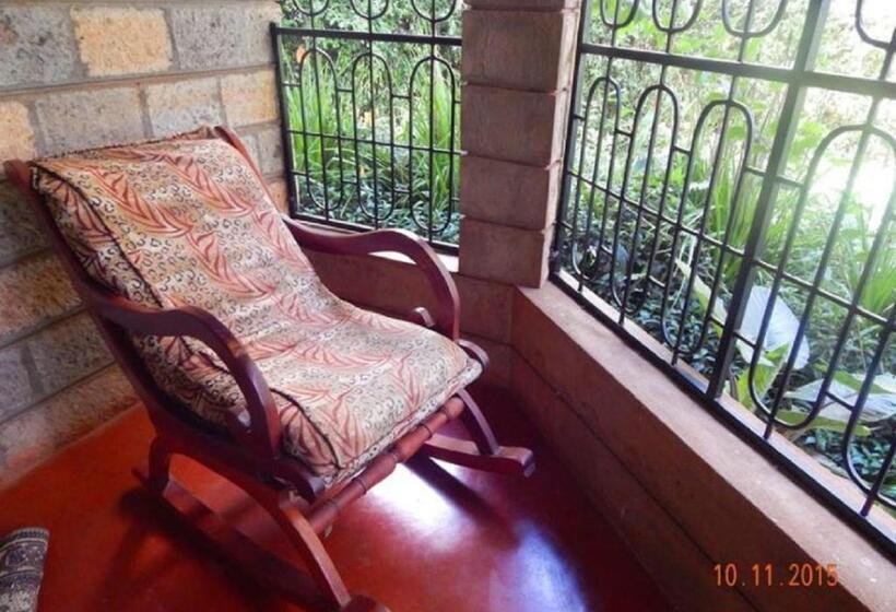 اتاق استاندارد سه نفره, Ack St.julians Centre
