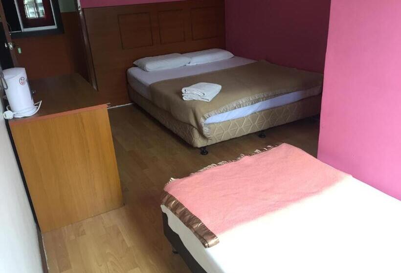 Номер Стандарт Трехместный, Golden Night Hotel Cameron Highlands