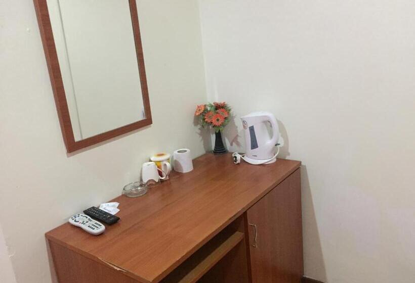 Номер Стандарт Трехместный, Golden Night Hotel Cameron Highlands