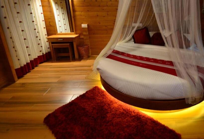 带大床的豪华间, Lakerose Wayanad Resort