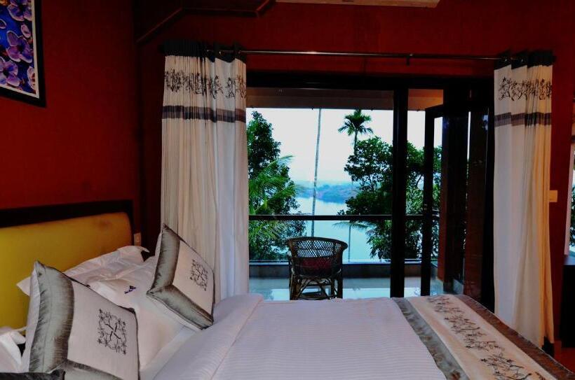 带大床的标准间, Lakerose Wayanad Resort