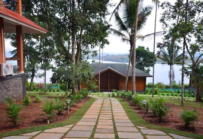 带大床的高级房间, Lakerose Wayanad Resort