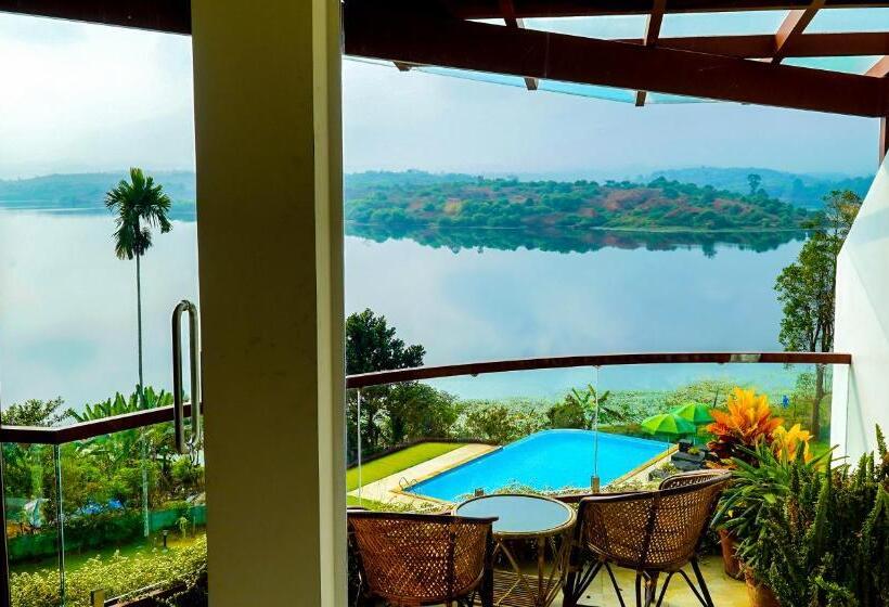 标准间带阳台, Lakerose Wayanad Resort