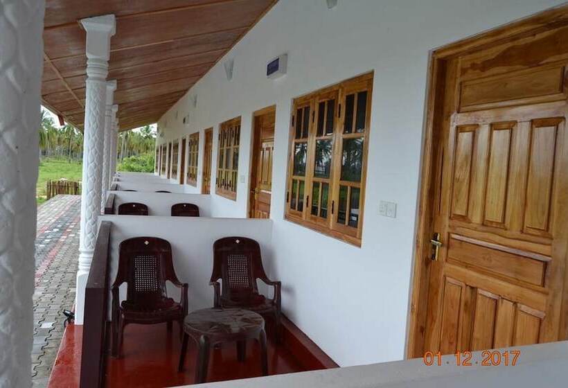 Четырехместный Номер Стандарт, Shan Guest And Restaurant Nilaveli