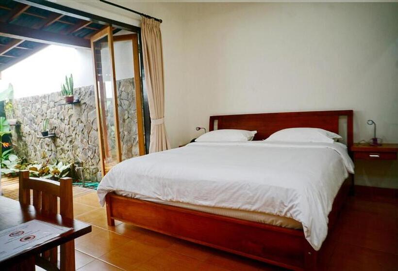 Люкс 2 Спальни, Spring Hill Hotel Ruteng