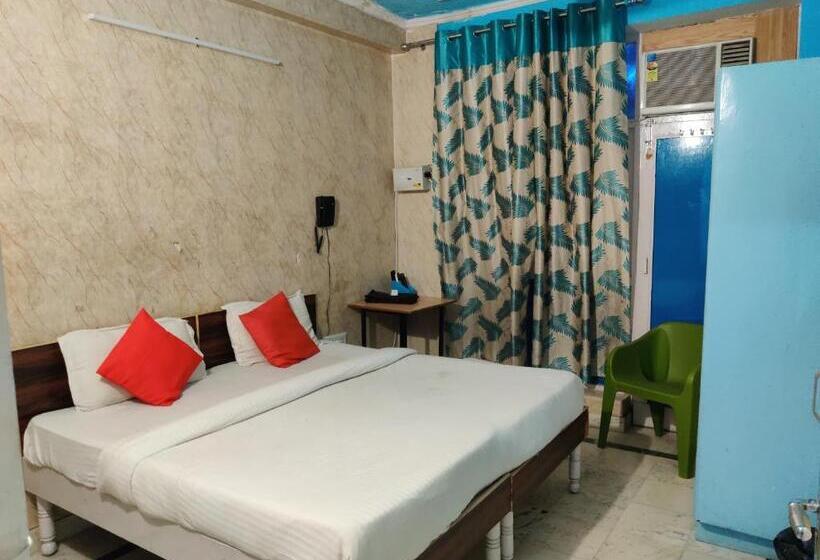 اتاق لوکس با بالکن, Anand Villa One