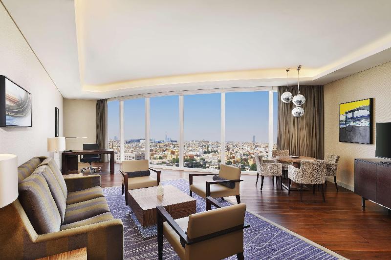 חדר דלוקס עם מיטת קינג, Hilton Riyadh Hotel & Residences