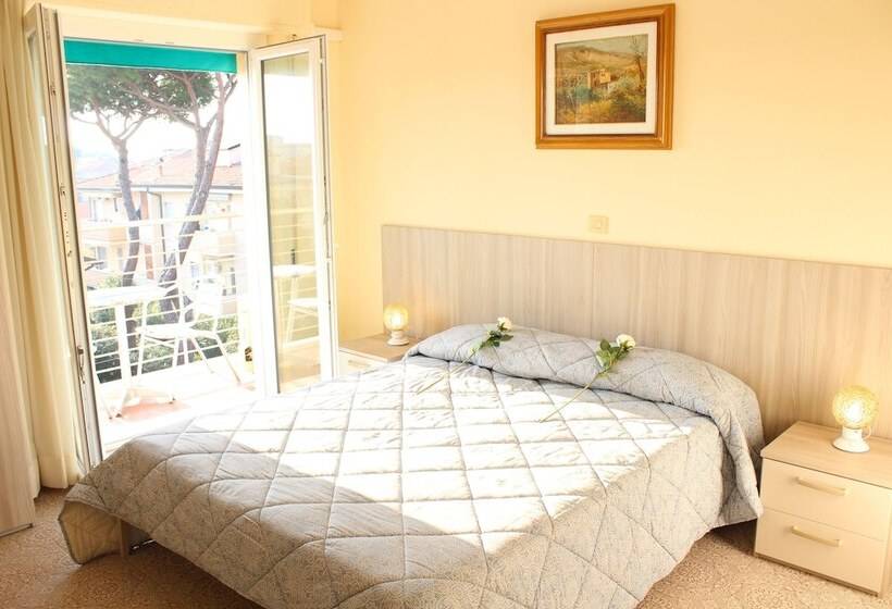 Standard Room with Balcony Side Sea View, Luca