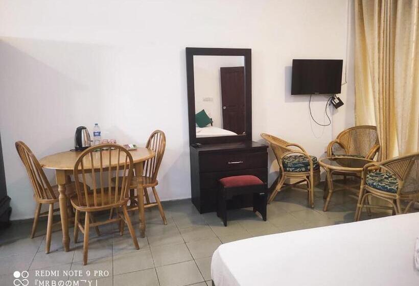 Трехместный Номер Deluxe Вид на Море, Oasis Beach Resort