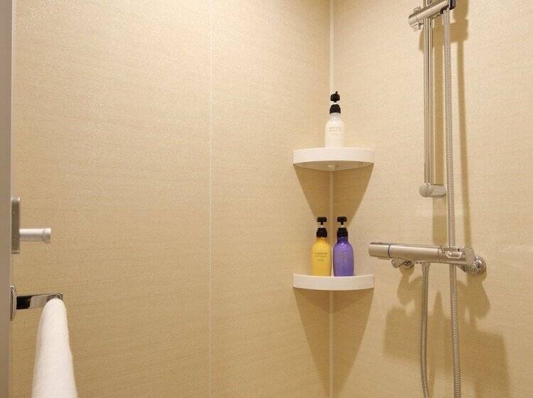 Номер Стандарт, Red Roof Inn & Suites Osaka Namba Nipponbashi