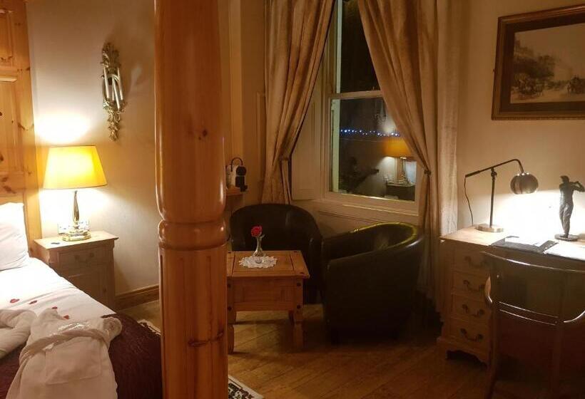 اتاق استاندارد, The Old Bank Bruff Family Town House