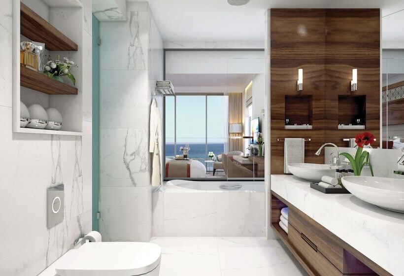 Полулюкс Вид на Море, Amavi, Madefortwo Hotels   Paphos