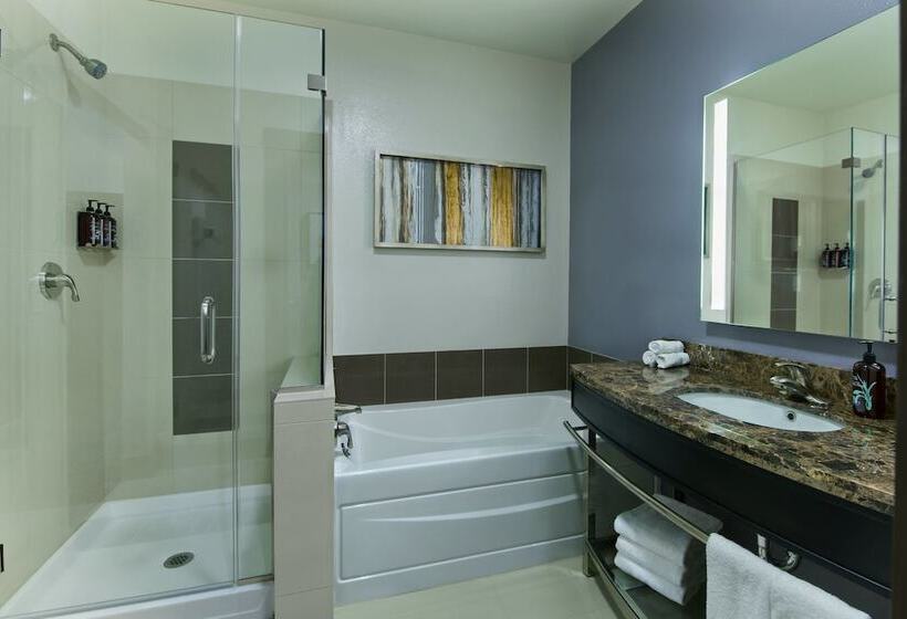 스위트, Oxford Suites Sonoma Rohnert Park