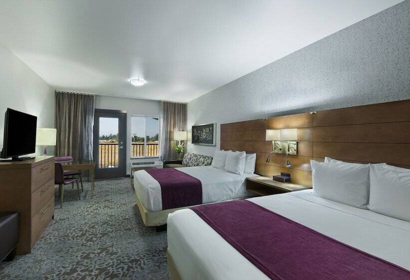 스위트, Oxford Suites Sonoma Rohnert Park