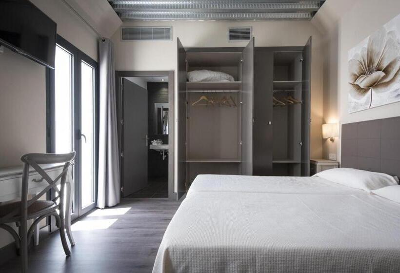 Четырехместный Номер Стандарт, Hostal Emeritae