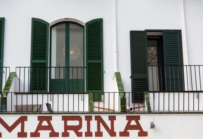 Perhehuone Sivuttainen Merinäkymä, Hostal Marina Cadaques