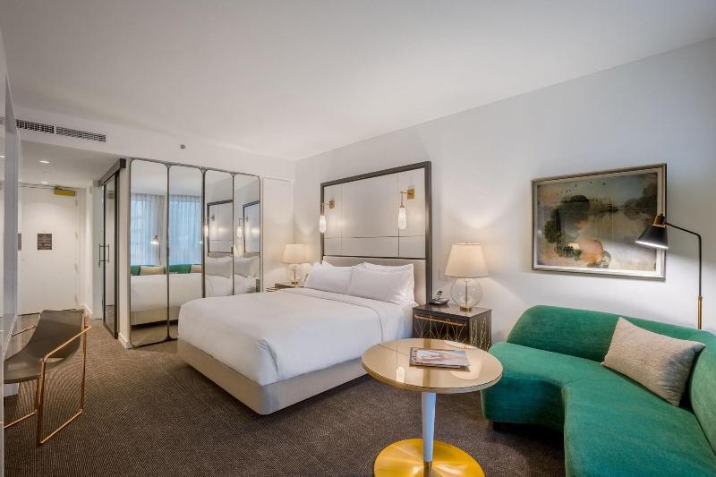 اتاق استاندارد با تخت بزرگ, The Laura Hotel, Houston Downtown, Autograph Collection