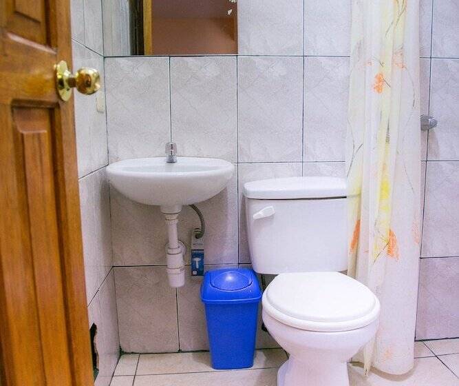 Номер Стандарт Трехместный, Hostal Hatun Wasi