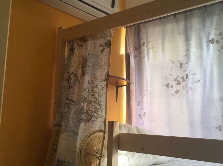 标准四人间共用浴室, Hostel Morskoy