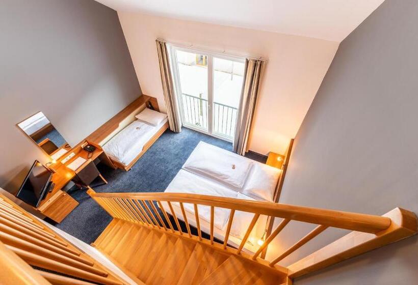 Четырехместный Номер Стандарт с Балконом, Club Hotel Am Kreischberg
