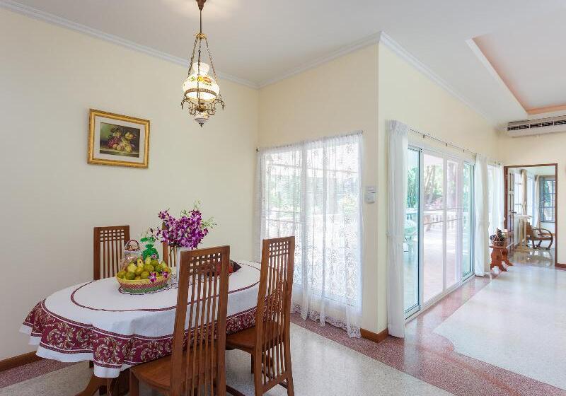 Вилла 4 Спальни, Fisherman Way Beach Villa