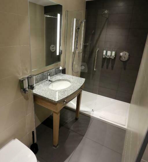 اتاق خانوادگی, Hampton By Hilton Gdansk Old Town
