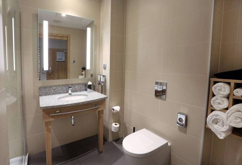 اتاق استاندارد با چشم‌انداز, Hampton By Hilton Gdansk Old Town