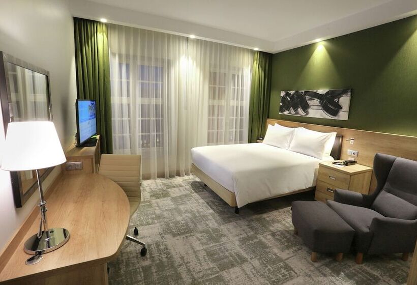 اتاق خانوادگی تودرتو, Hampton By Hilton Gdansk Old Town