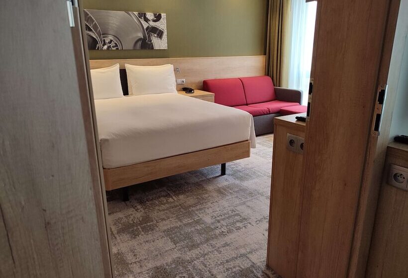 اتاق خانوادگی تودرتو, Hampton By Hilton Gdansk Old Town