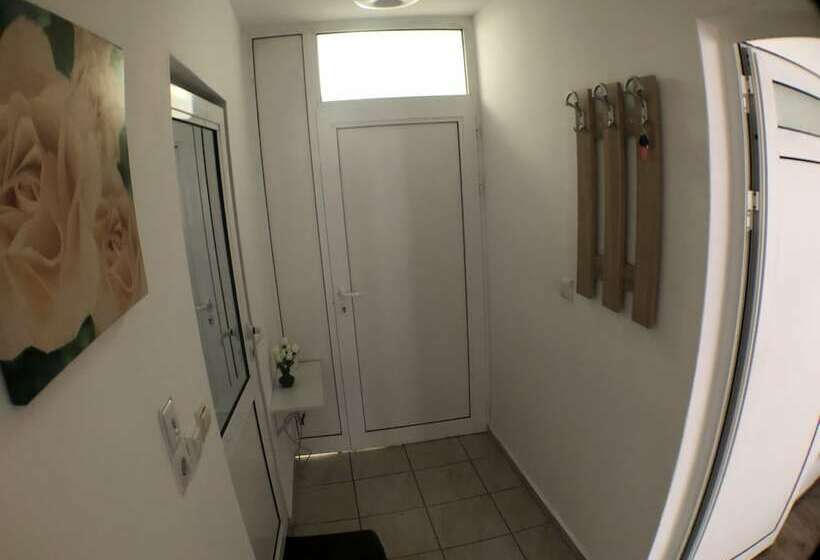 带1个卧室的舒适公寓, Samuil Apartments