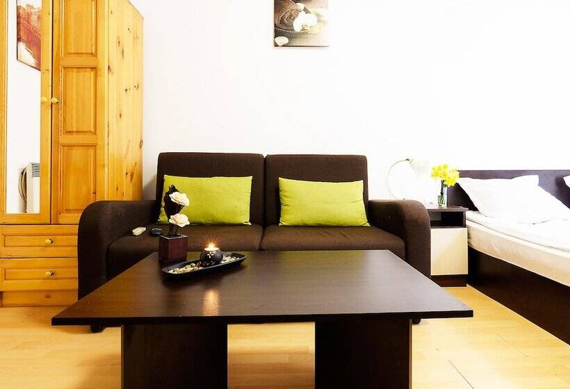 带1个卧室的舒适公寓, Samuil Apartments