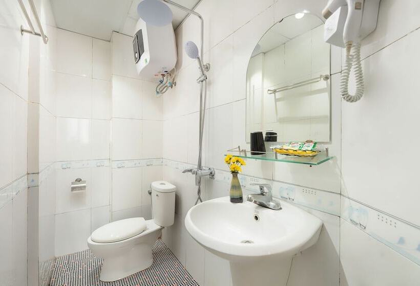 اتاق سوپریور سه تخته, Golden Time Hostel 3