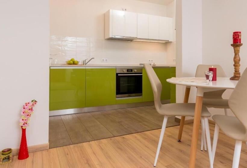 سوییت جونیور, Casa Nicolae Luxury Suites