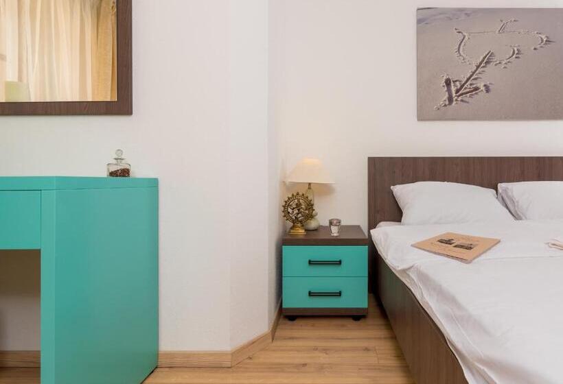 سوییت لوکس, Casa Nicolae Luxury Suites