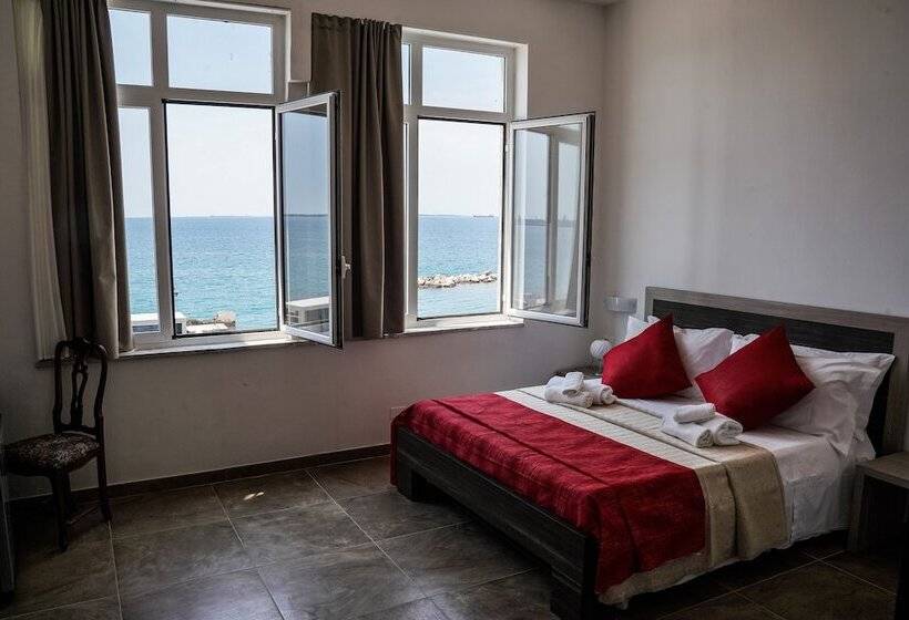 小型套房带海景, Virgilio
