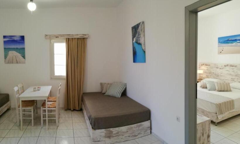 Полулюкс, Evina Rooms & Suites