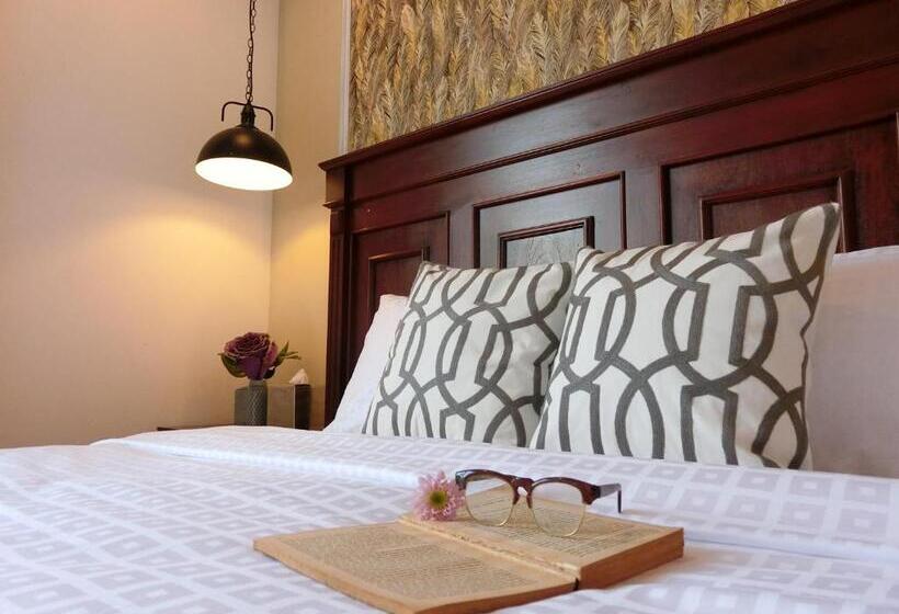 Номер Deluxe, Bloom Boutique Hotel & Cafe
