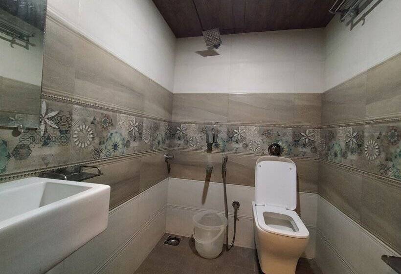 豪华三人间, Highland Residency