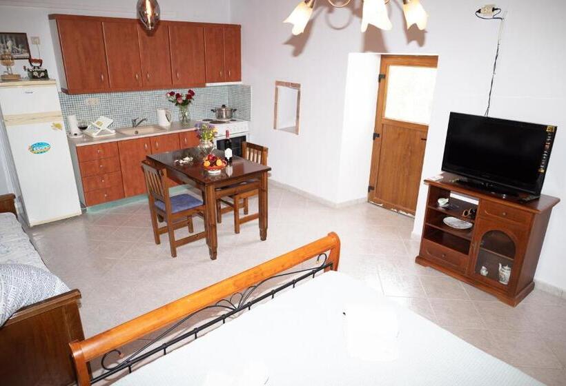 Студио Стандарт с Балконом, Sophia Areopoli Guesthouse