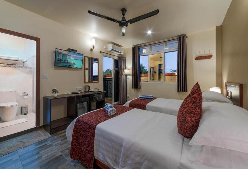 Comfort room with balcony, Paguro Beach Inn