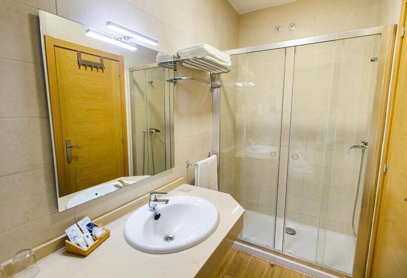 Номер Deluxe, Hospedería Castilla Plaza Mayor