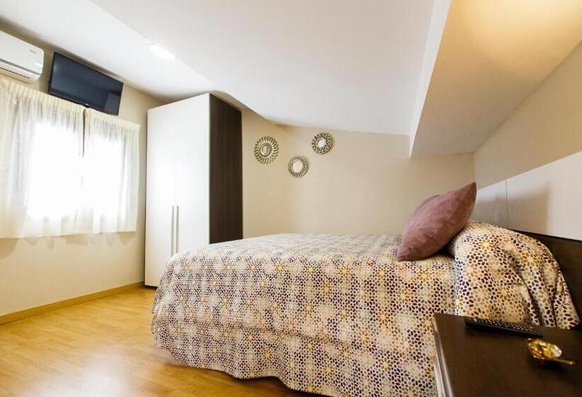 Номер Economy, Hospedería Castilla Plaza Mayor