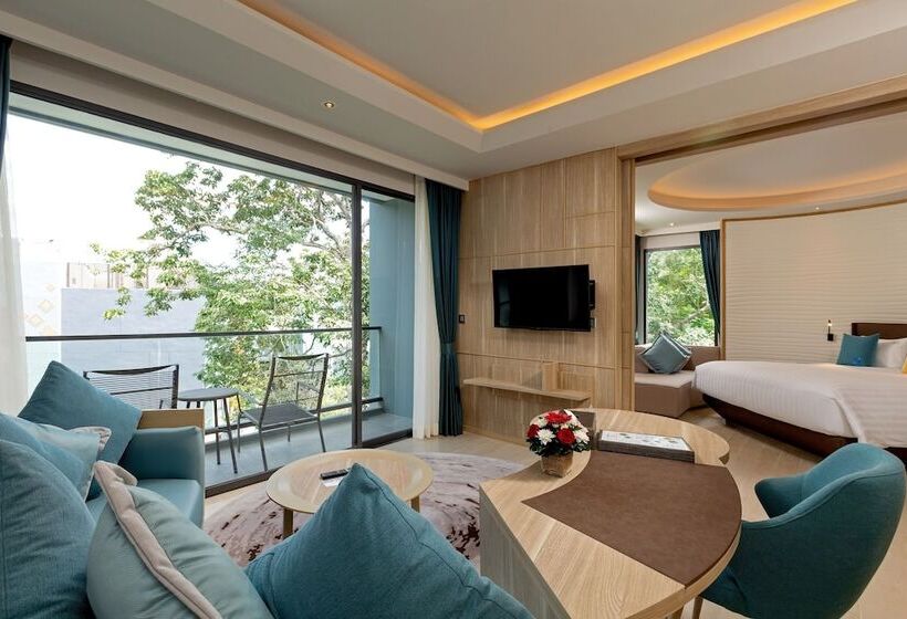 Полулюкс, The Nature Phuket   Sha Extra Plus