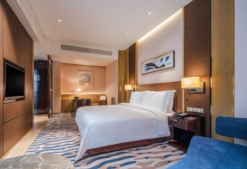 Номер Премиум, Crowne Plaza Dalian Sports Center, An Ihg