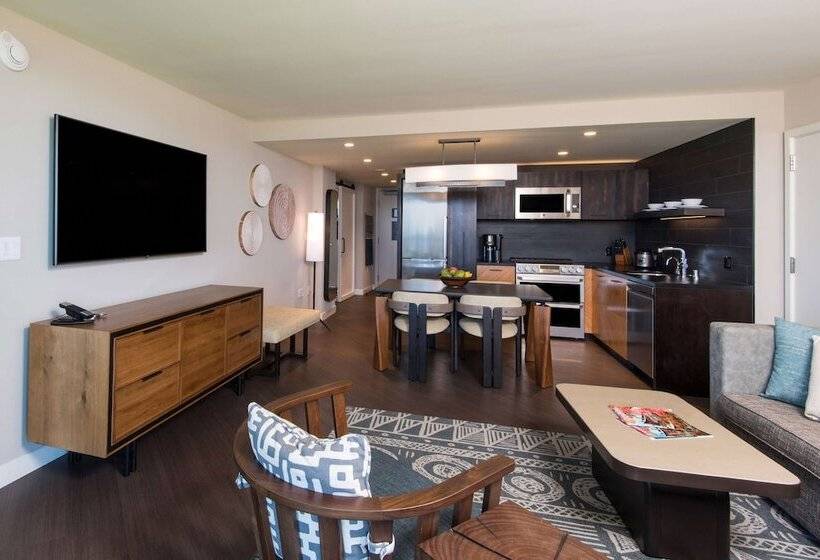Люкс Deluxe 2 Спальни, Hilton Grand Vacations Club Ocean Tower Waikoloa Village