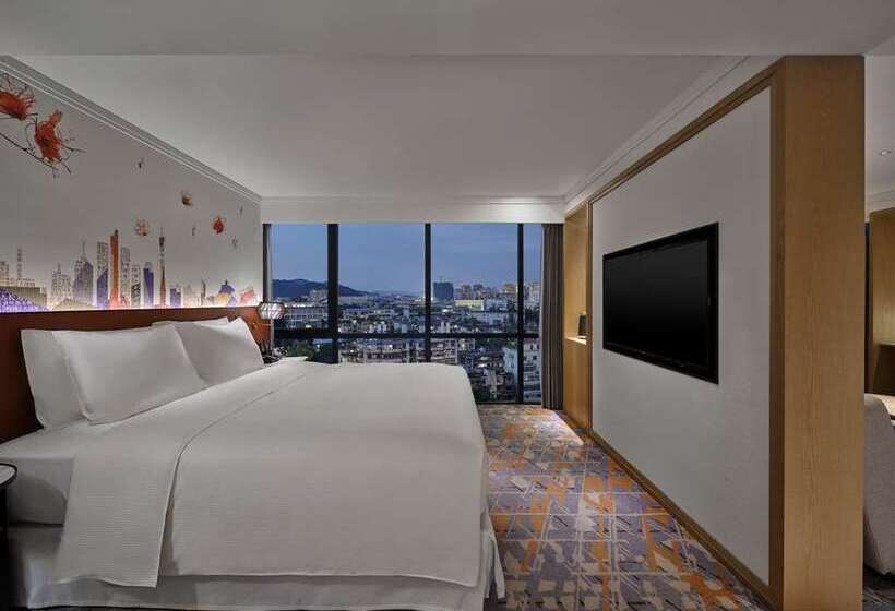 Люкс Кровать Кинг, Hilton Pilar