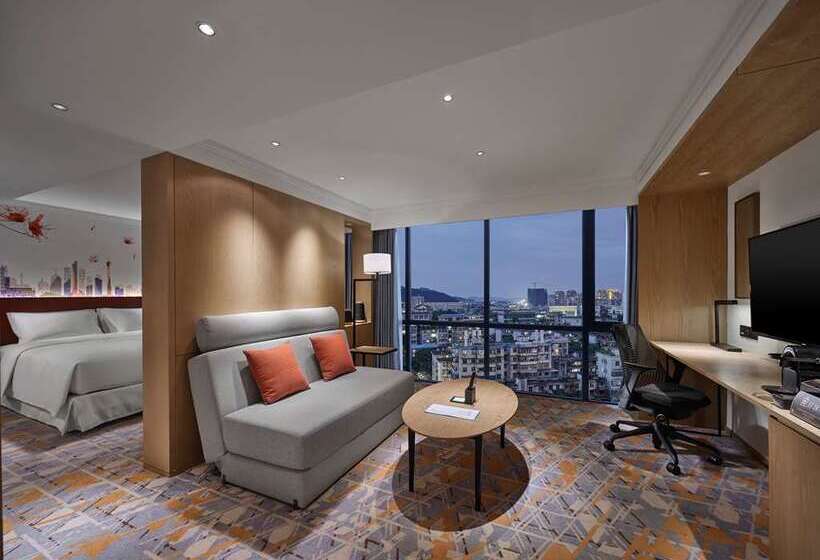 Люкс Кровать Кинг, Hilton Pilar