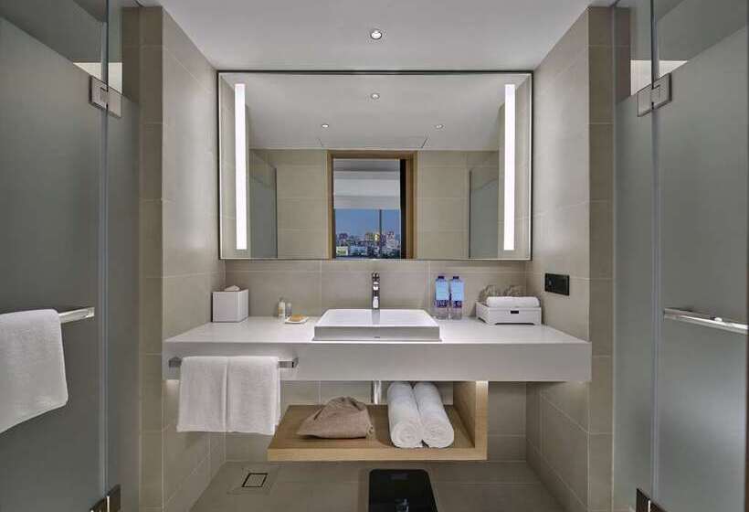 Люкс Кровать Кинг, Hilton Pilar